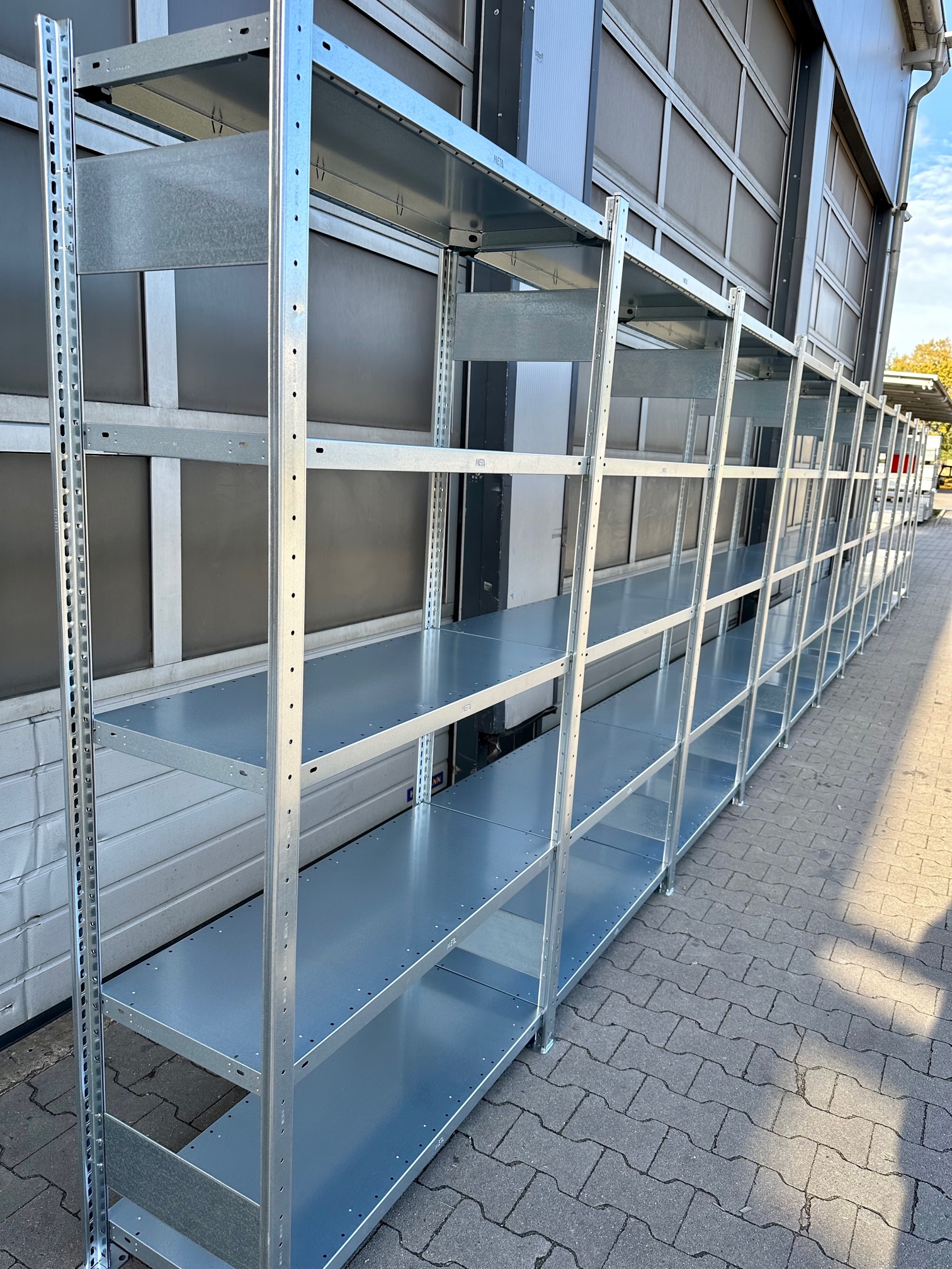 Fachbodenregal META CLIP – ca. 11,06 lfm | Höhe 200 cm | Tiefe 40 cm | 150 kg Traglast pro Boden