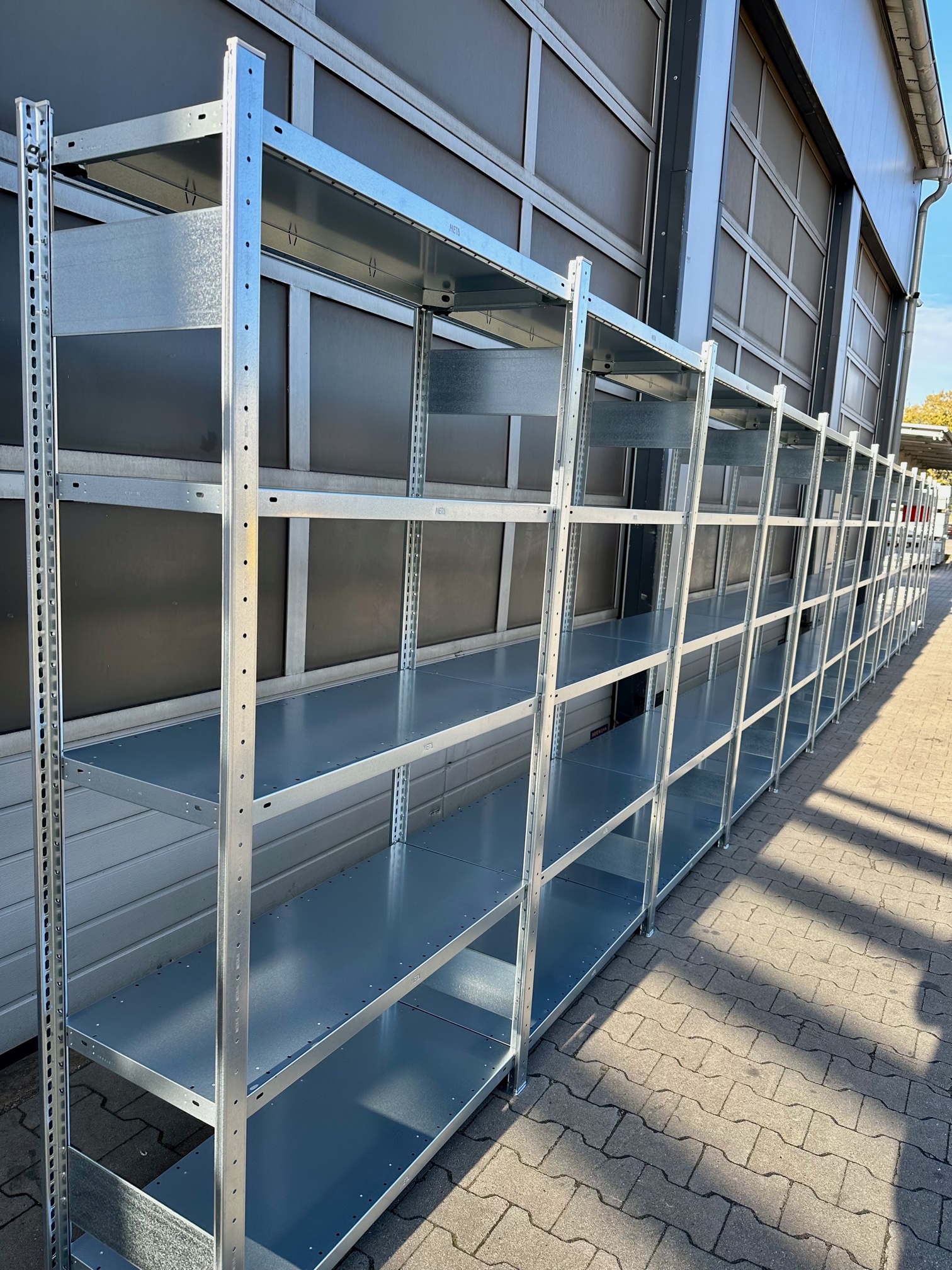 Fachbodenregal META CLIP – ca. 13,06 lfm | Höhe 200 cm | Tiefe 40 cm | 150 kg Traglast pro Boden