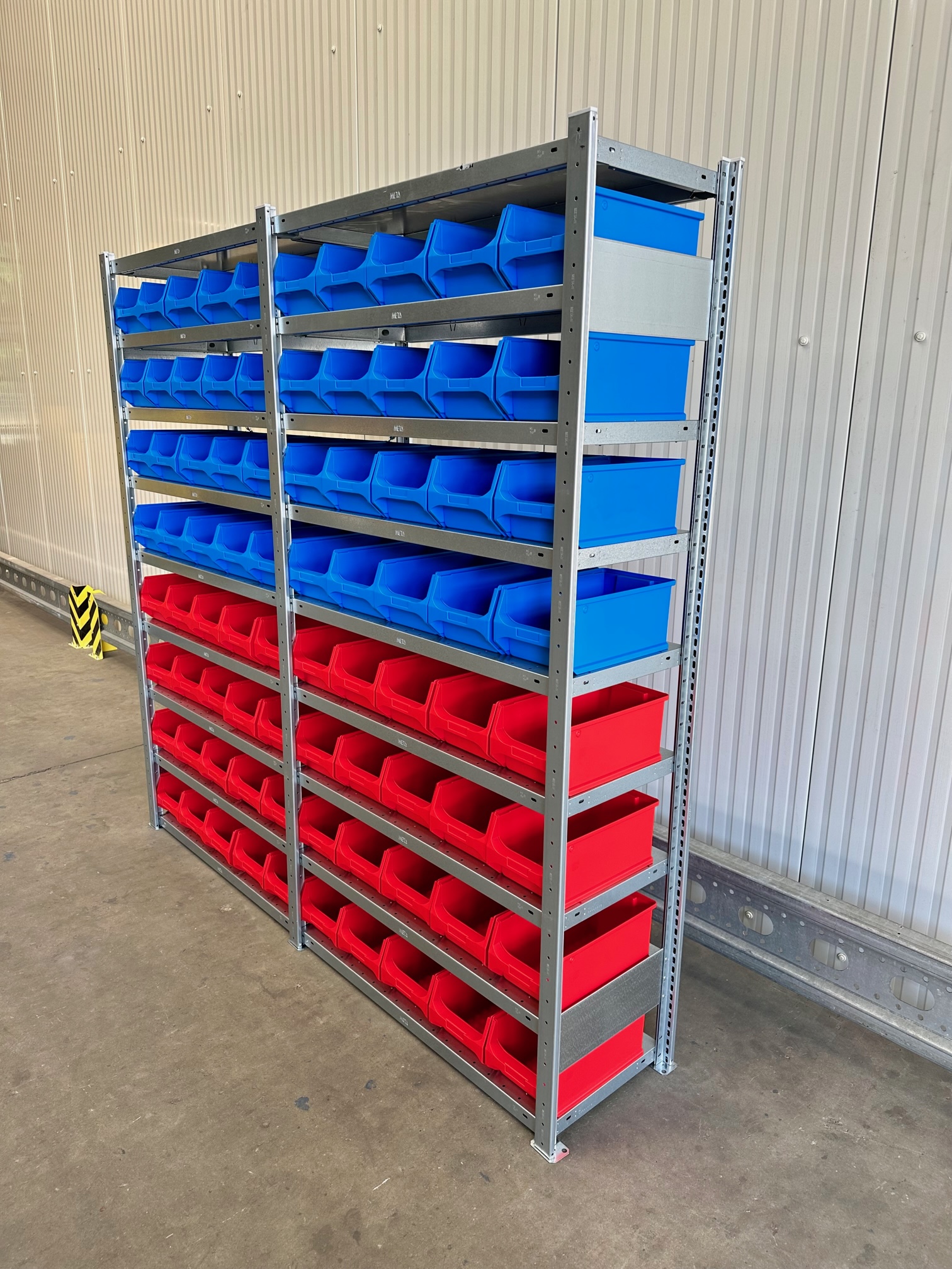 Fachbodenregal META CLIP 2,06 lfm 200 cm hoch 40 cm tief mit 80 Sichtlagerkästen Fachbodenregal META CLIP 2,06 lfm 200 cm hoch 40 cm tief mit 80 Sichtlagerkästen
