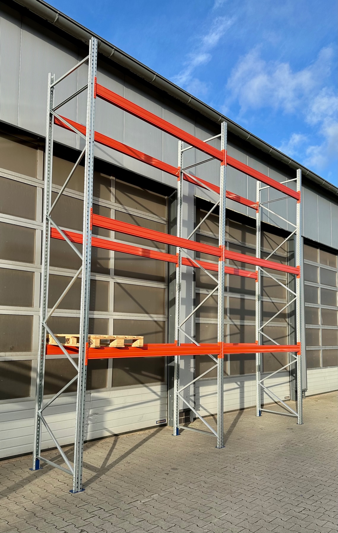 Palettenregal – ca. 5,70 lfm | Höhe 550 cm | Boden + 3 | 3000 kg Fachlast Palettenregal – ca. 5,70 lfm | Höhe 550 cm | Boden + 3 | 3000 kg Fachlast