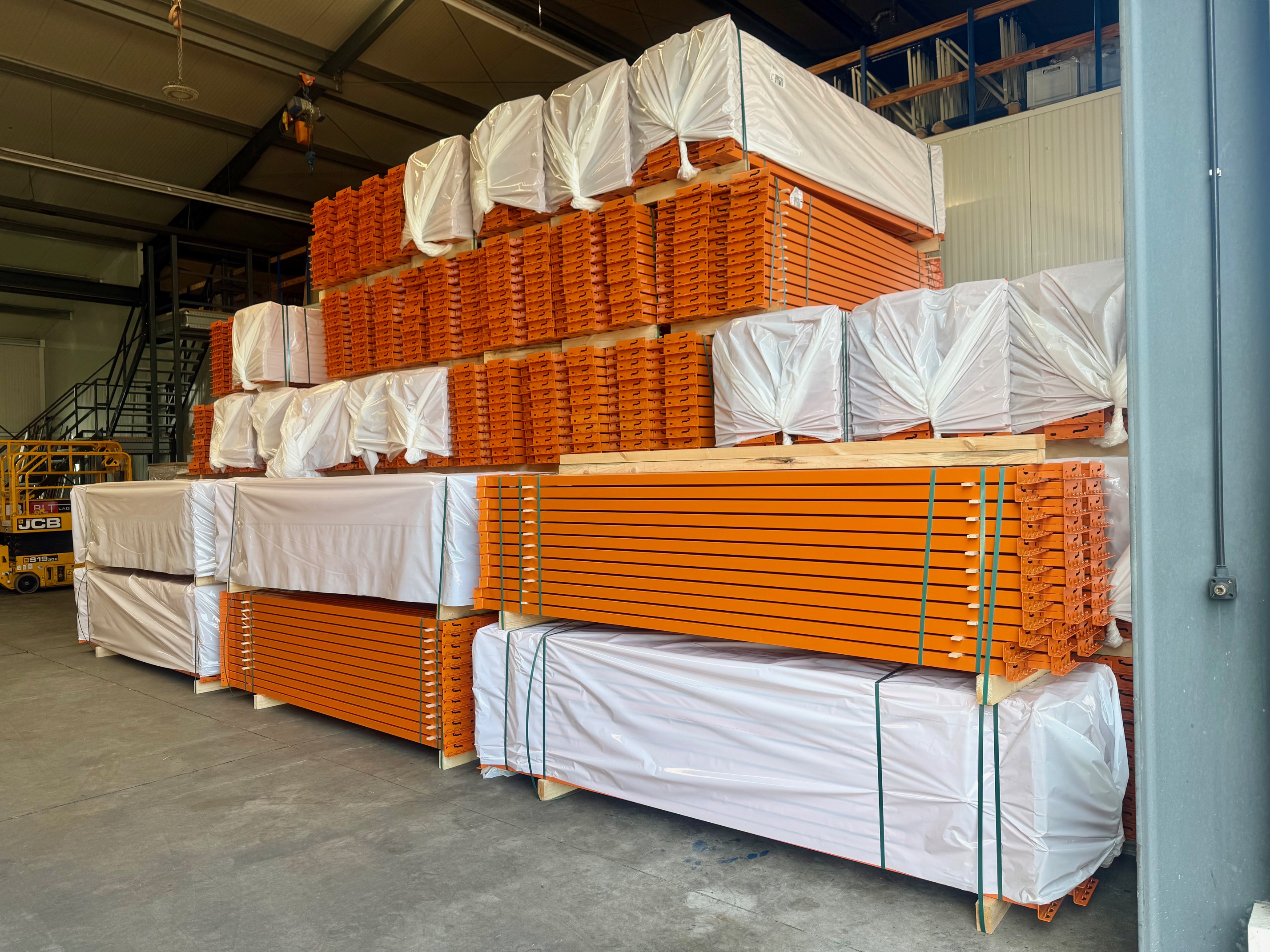 Stow Traversen 270 cm , 3000 kg , Neuware ab Lager! PNB0413 S355MC Palettenregale Schwerlastregale Industrieregale Hochregale Querbalken