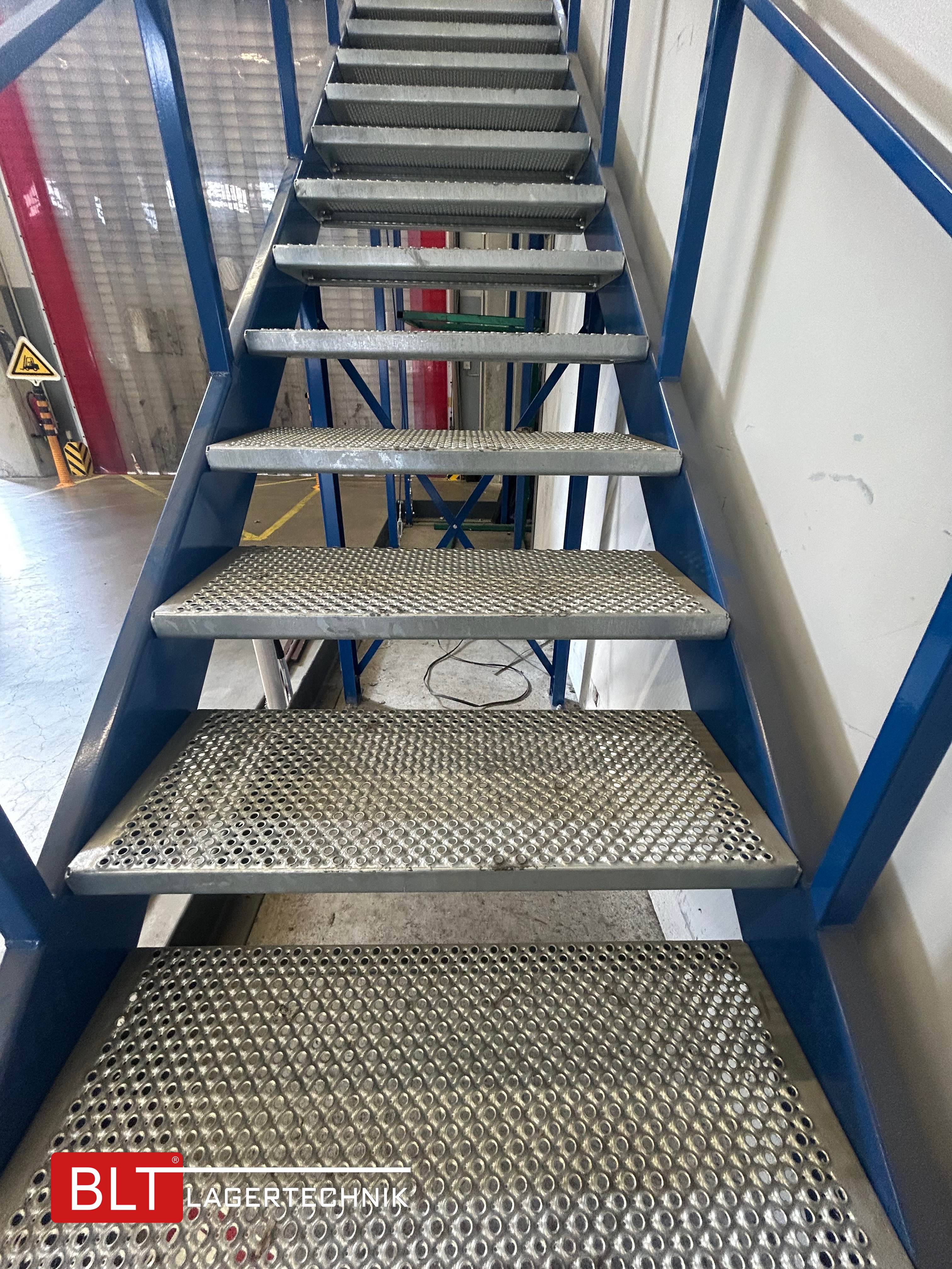 Fachbodenregal Geschossanlage 2 Ebenen META | ca. 20 x 14 m | 500 kg/m² Belastung