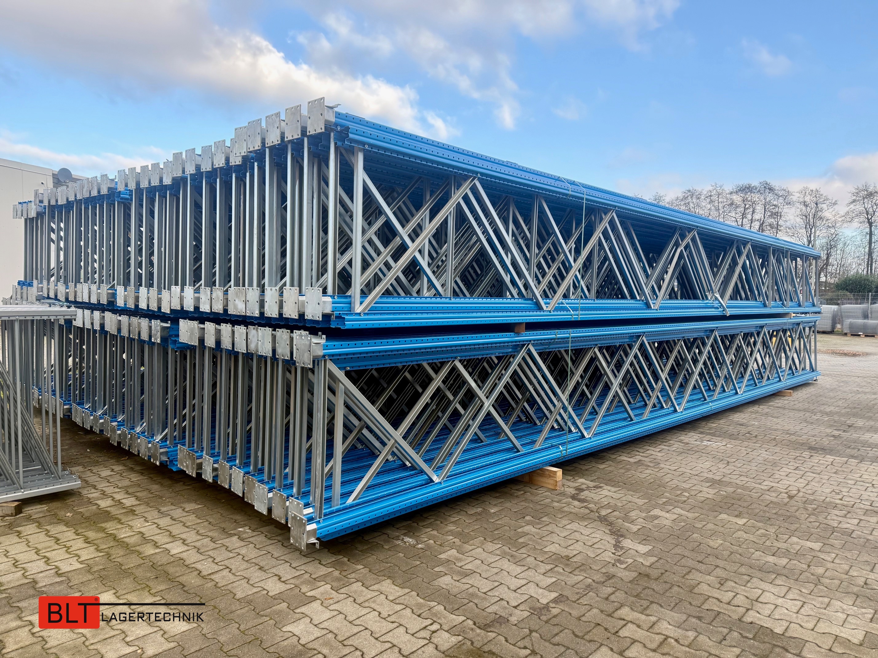 ca. 14,40 lfm STOW, H: 6,20m, 60 Palettenplätze Fachlast: 3000 kg, Palettenregale
