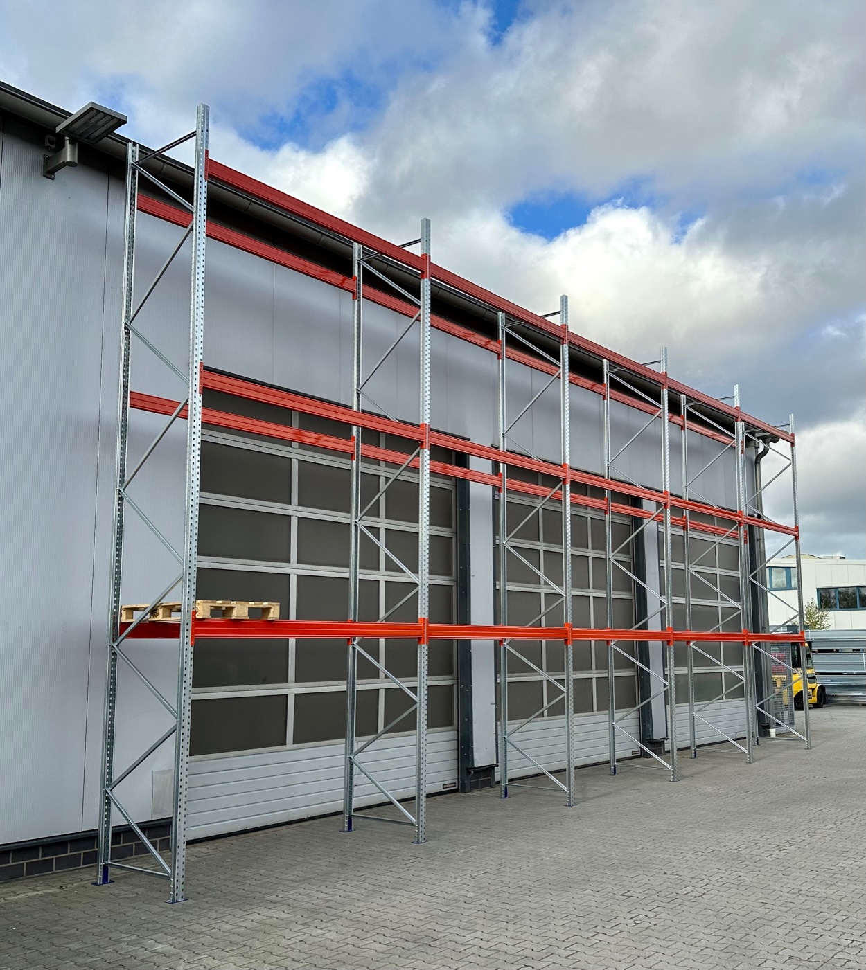 Palettenregal – ca. 36,30 lfm | Höhe 650 cm | Boden + 3 | 1800 kg Fachlast