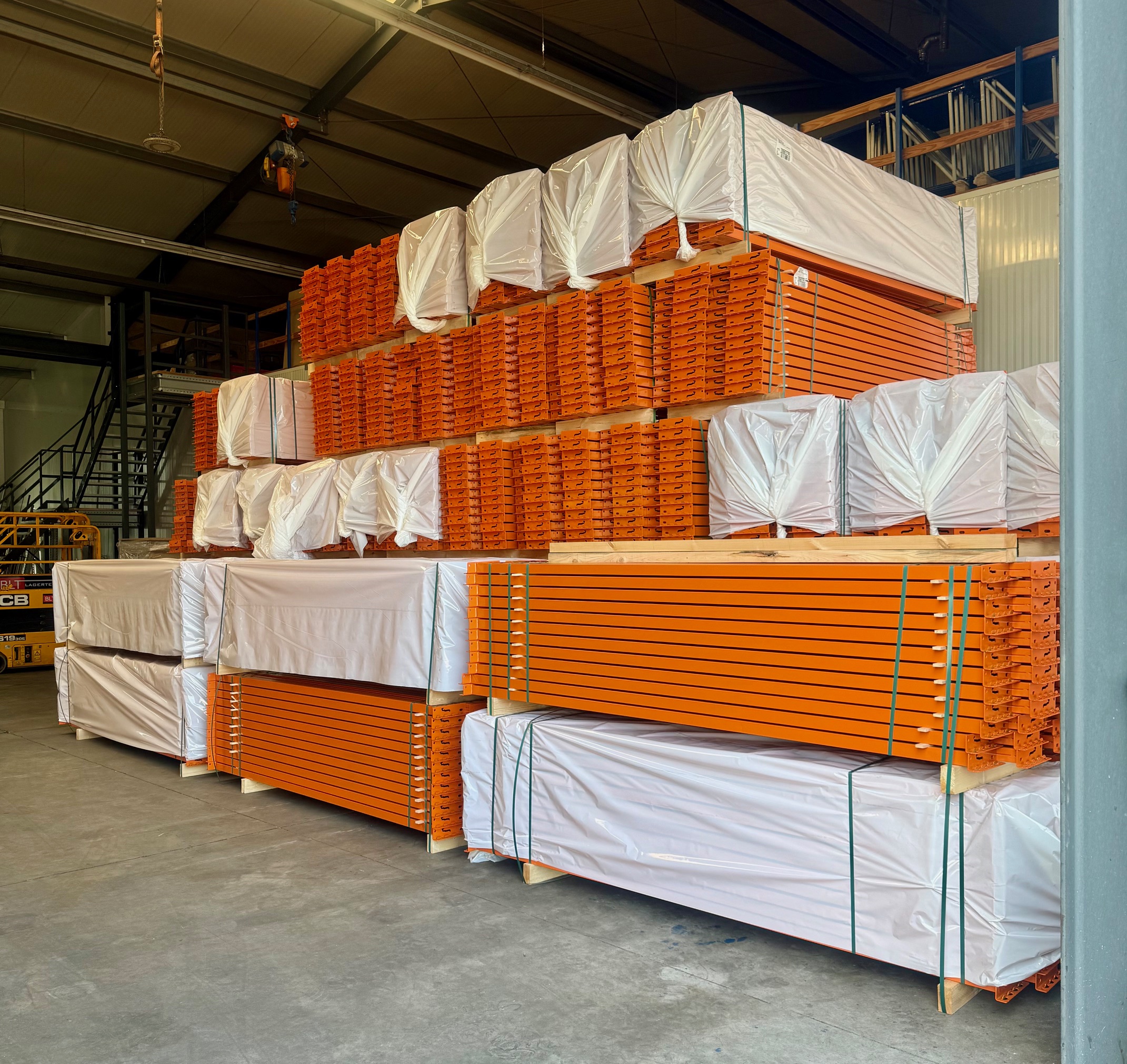 Stow Traversen 270 cm , 3000 kg , Neuware ab Lager! PNB0413 S355MC Palettenregale Schwerlastregale Industrieregale Hochregale Querbalken