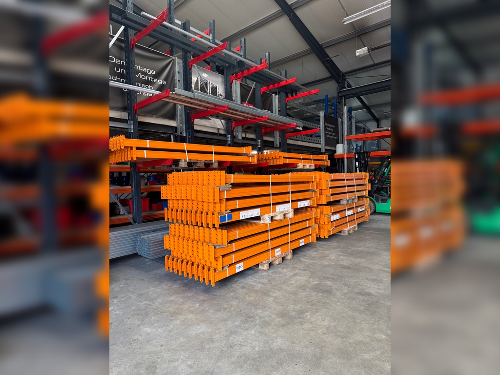 Palettenregal Nedcon – ca. 28,00 lfm | Höhe 350 cm | Boden + 2 | 3.000 kg Fachlast