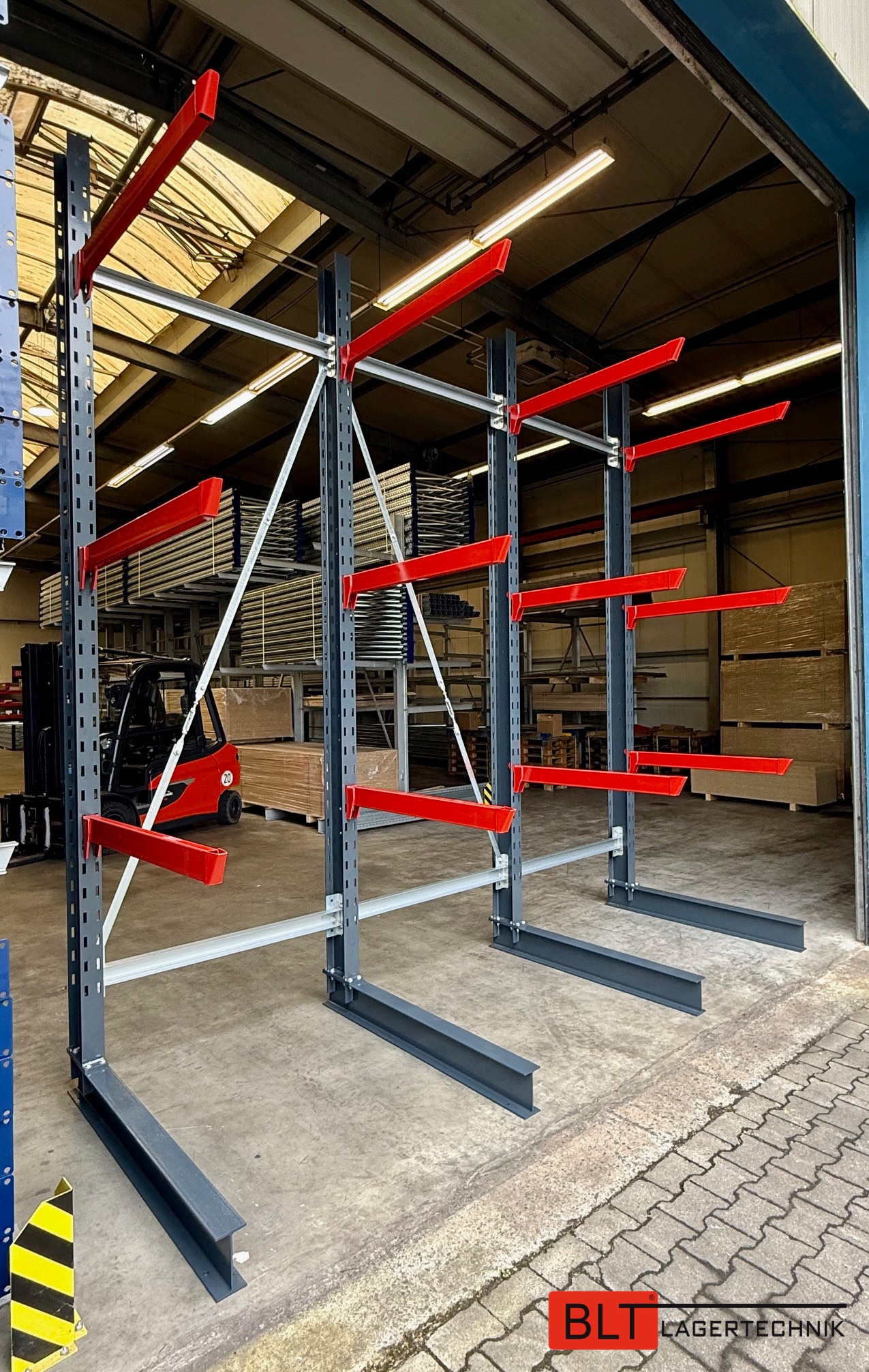 Kragarmregal – 4,00 lfm | Höhe 400 cm | Tiefe 148 cm | 4 Ebenen | 650 kg/Arm | Langgutregal Neuware