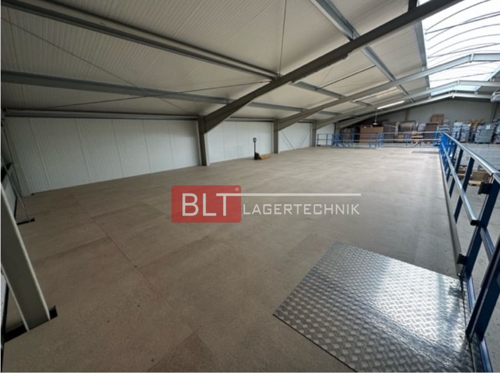Lagerbühne 10x15 m – Unterkante 3,00 m | 500 kg/m² | Systembühne aus Stahl