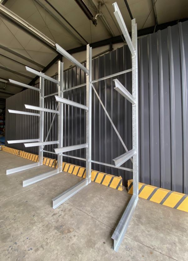 Kragarmregal – 4,02 lfm | Höhe 416 cm | Tiefe 137 cm | 4 Ebenen | 750 kg/Arm | Feuerverzinkt | BLT Kragarmregal Neuware