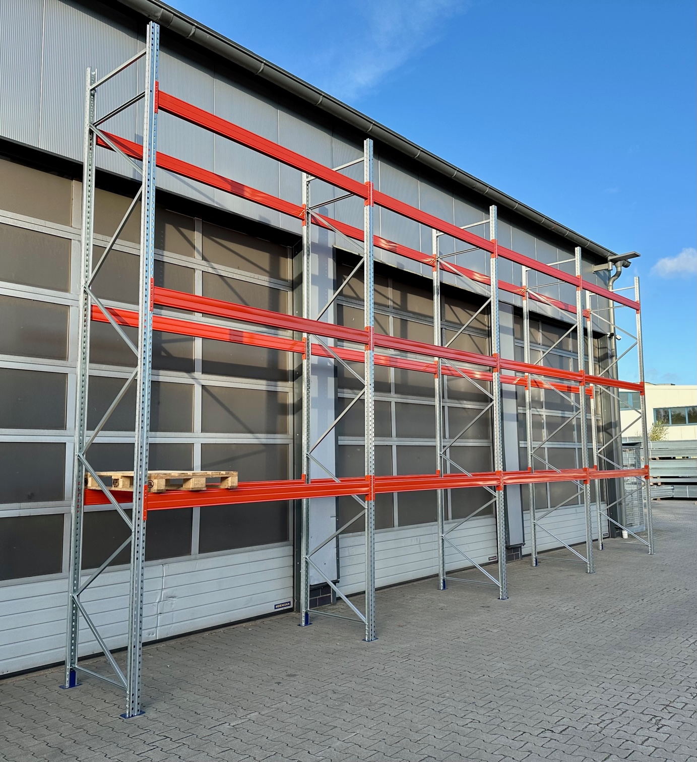 Palettenregal – ca. 11,20 lfm | Höhe 550 cm | Boden + 3 | 3000 kg Fachlast Palettenregal – ca. 11,20 lfm | Höhe 550 cm | Boden + 3 | 3000 kg Fachlast