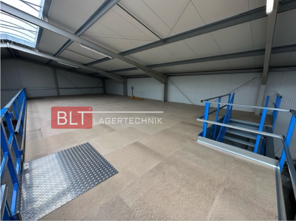 Lagerbühne 10x15 m – Unterkante 3,00 m | 500 kg/m² | Systembühne aus Stahl
