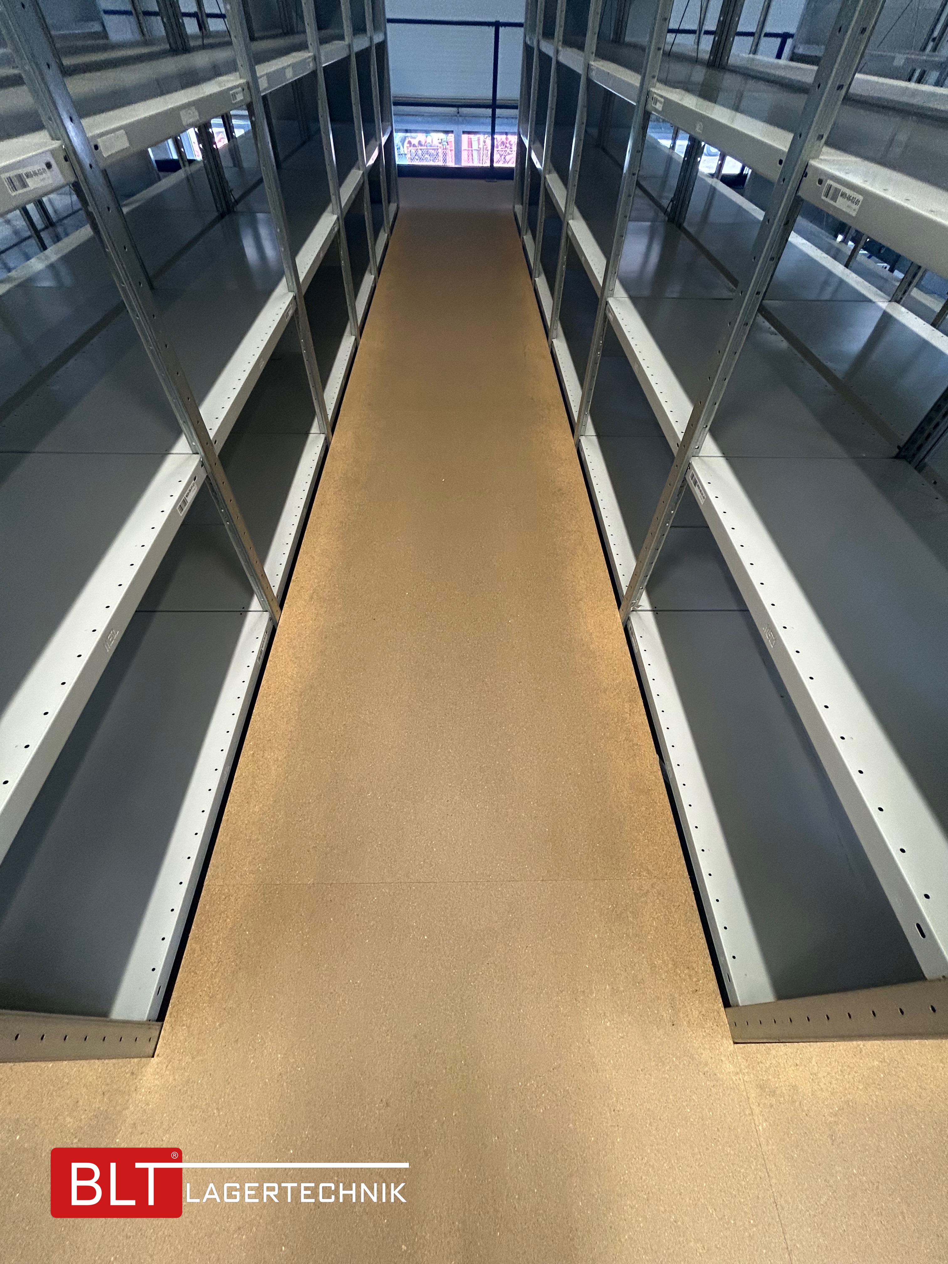 Fachbodenregal Geschossanlage 2 Ebenen META | ca. 20 x 14 m | 500 kg/m² Belastung