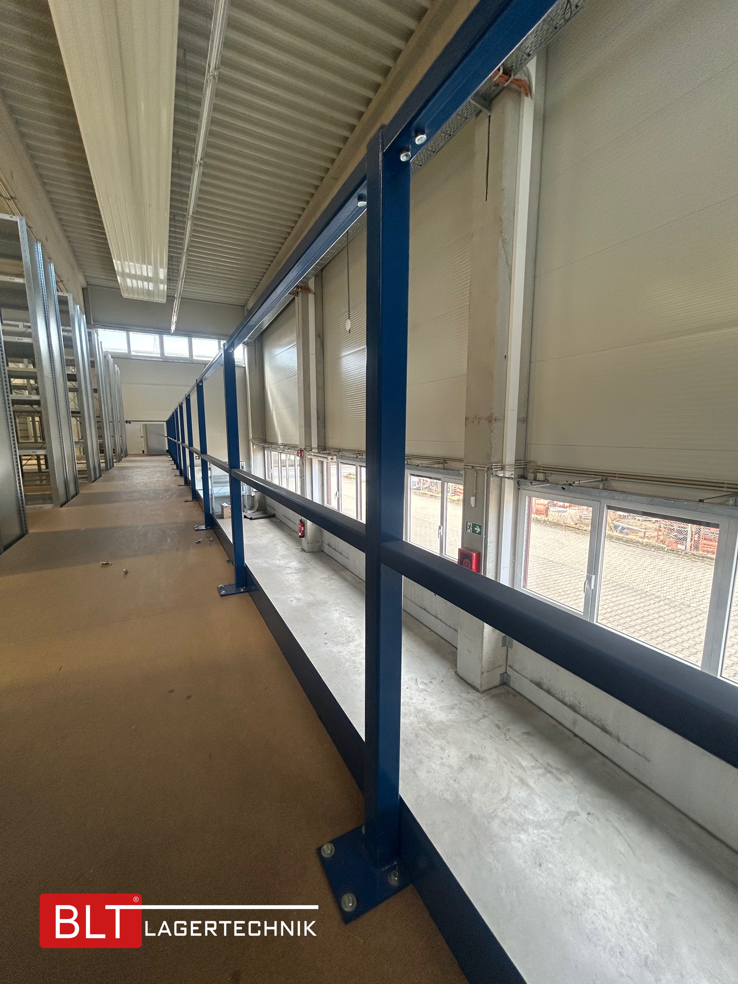 Fachbodenregal Geschossanlage 2 Ebenen META | ca. 20 x 14 m | 500 kg/m² Belastung