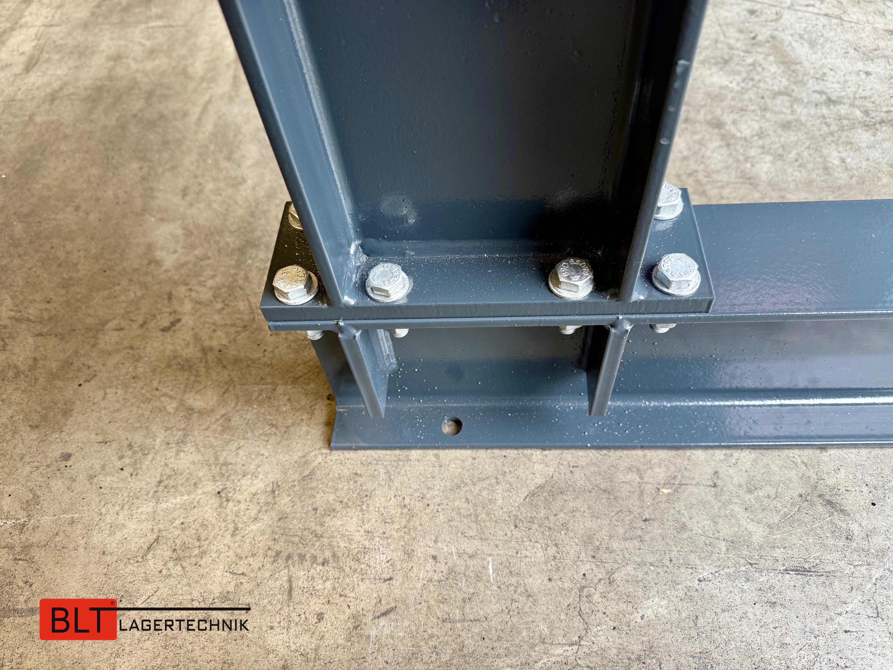 Kragarmregal – 4,00 lfm | Höhe 400 cm | Tiefe 148 cm | 4 Ebenen | 650 kg/Arm | Langgutregal Neuware