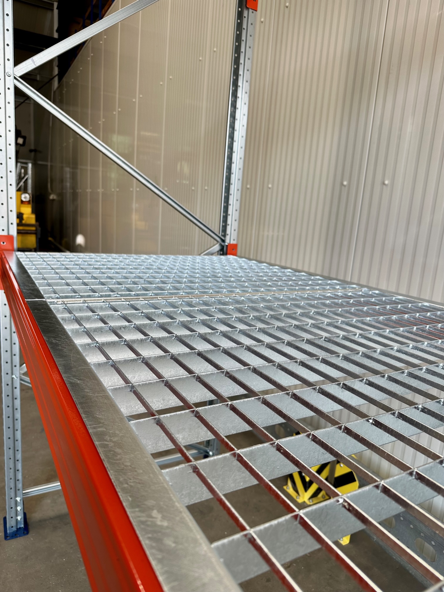 Gitterroste 180 x 110 cm – für Palettenregale – feuerverzinkt – 1000 kg Traglast – NEUWARE