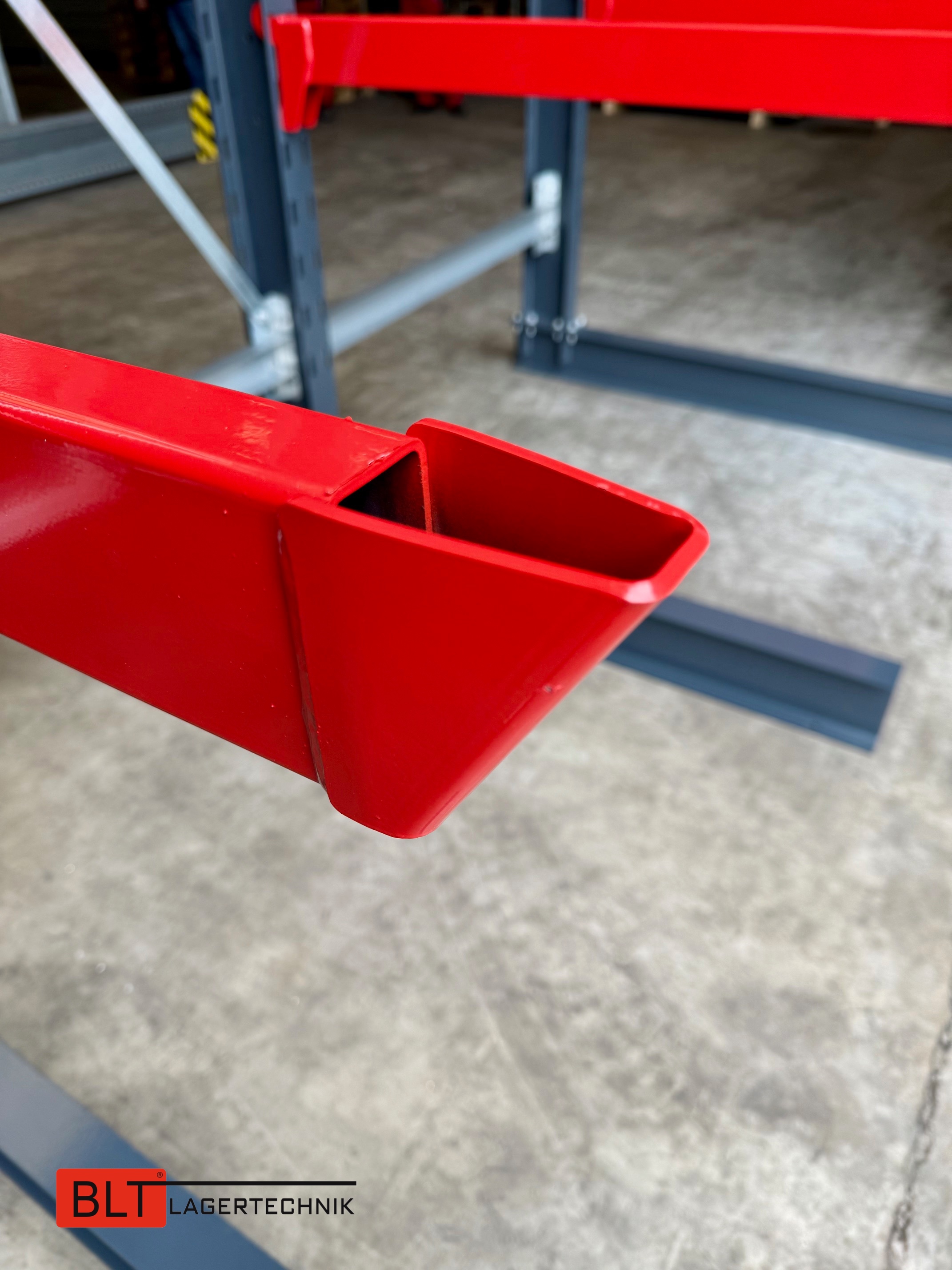 Kragarmregal – 4,00 lfm | Höhe 400 cm | Tiefe 148 cm | 4 Ebenen | 650 kg/Arm | Langgutregal Neuware