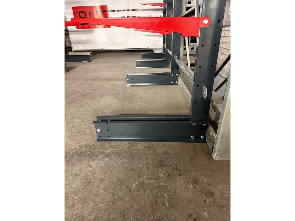 Kragarmregal LITE 200 cm Höhe | Armlänge 60 cm | 150 kg pro Arm | einseitig