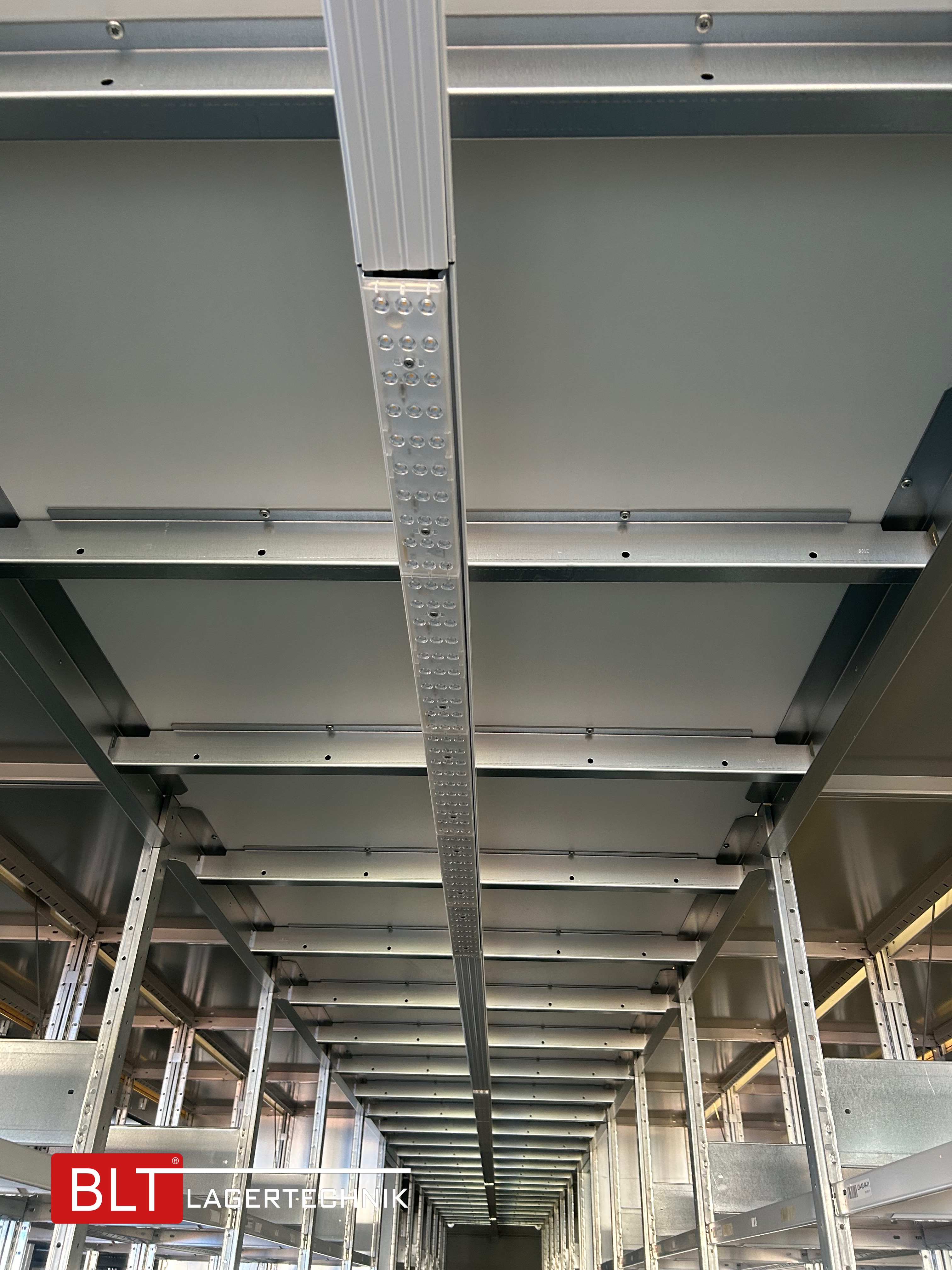Fachbodenregal Geschossanlage 2 Ebenen META | ca. 20 x 14 m | 500 kg/m² Belastung