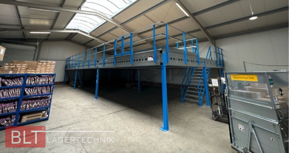Lagerbühne 10x15 m – Unterkante 3,00 m | 500 kg/m² | Systembühne aus Stahl