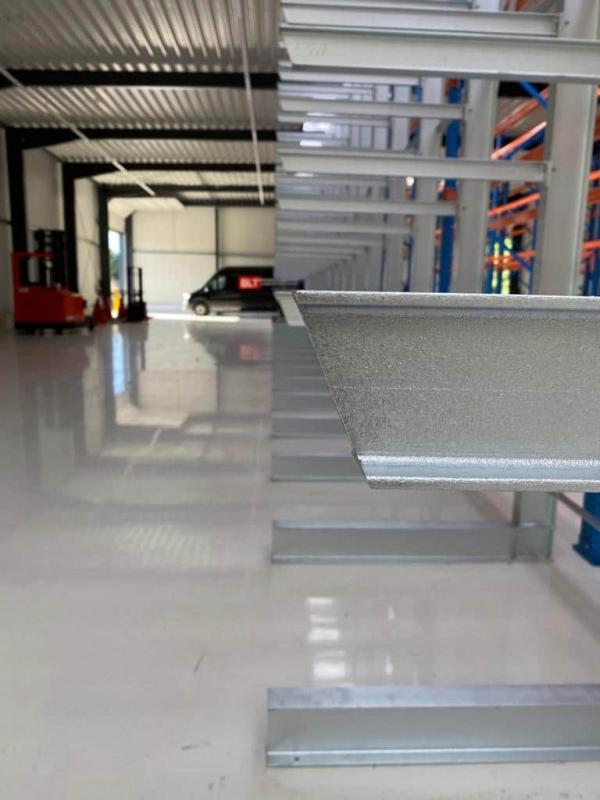 Kragarmregal nach Maß vom Hersteller – Kragarmregale für Langgutlagerung