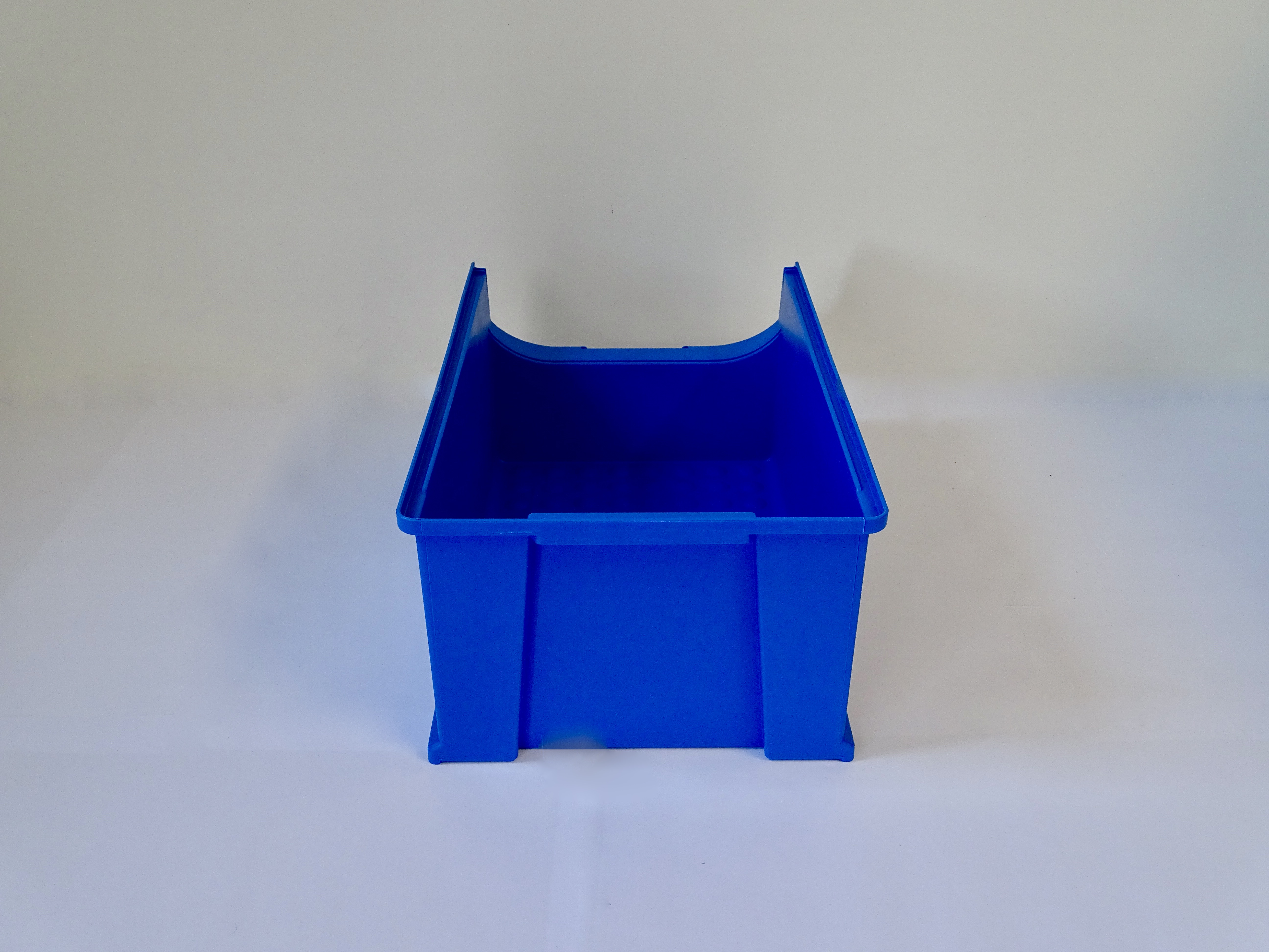 4 Sichtlagerkisten Gr. 5 – 500 × 300 × 200 mm – blau – stapelbar – inkl. Versand