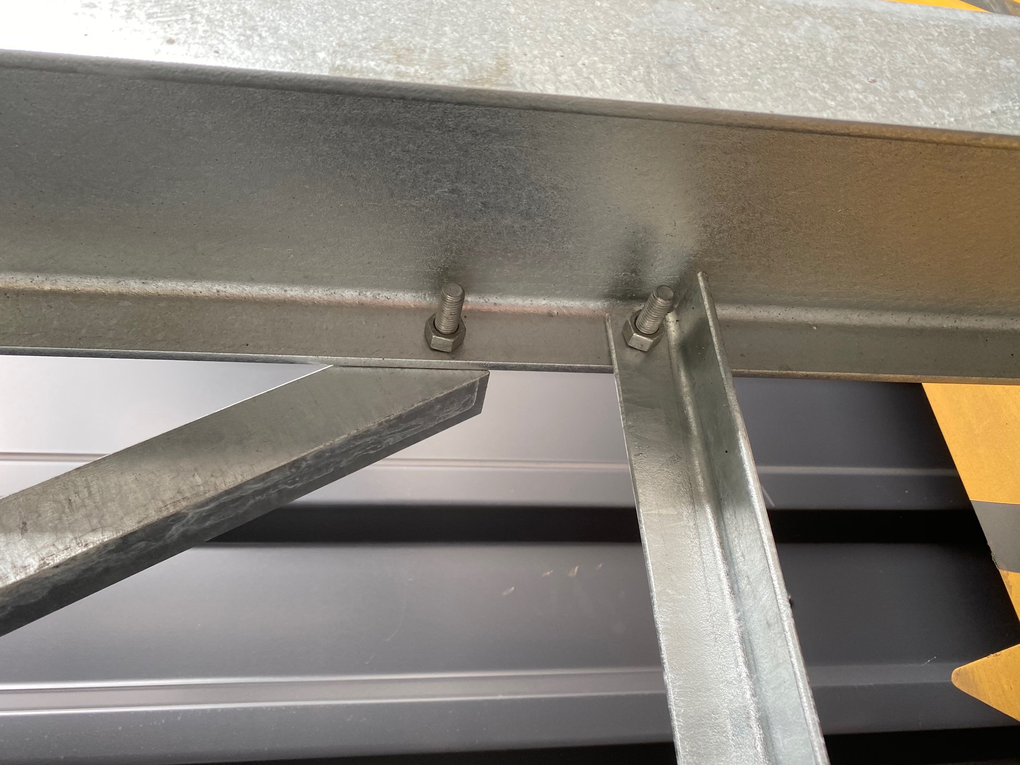 Kragarmregal – 4,03 lfm | Höhe 426 cm | Tiefe 137 cm | 4 Ebenen | 900 kg/Arm | Feuerverzinkt | BLT Kragarmregal Neuware Kragarmregal – 4,03 lfm | Höhe 426 cm | Tiefe 137 cm | 4 Ebenen | 900 kg/Arm | Feuerverzinkt | BLT Kragarmregal Neuware