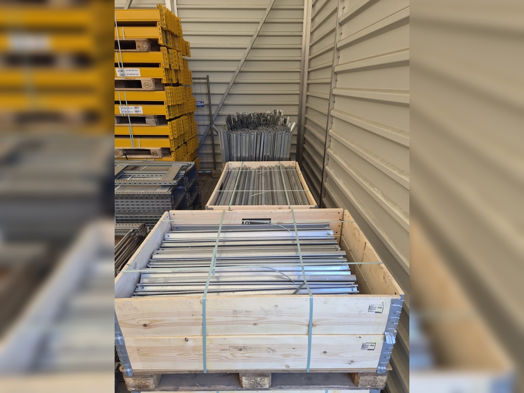14 lfm Palettenregal STOW gebraucht, Höhe 1050cm, Boden + 4 Ebenen, 75 Palettenplätze