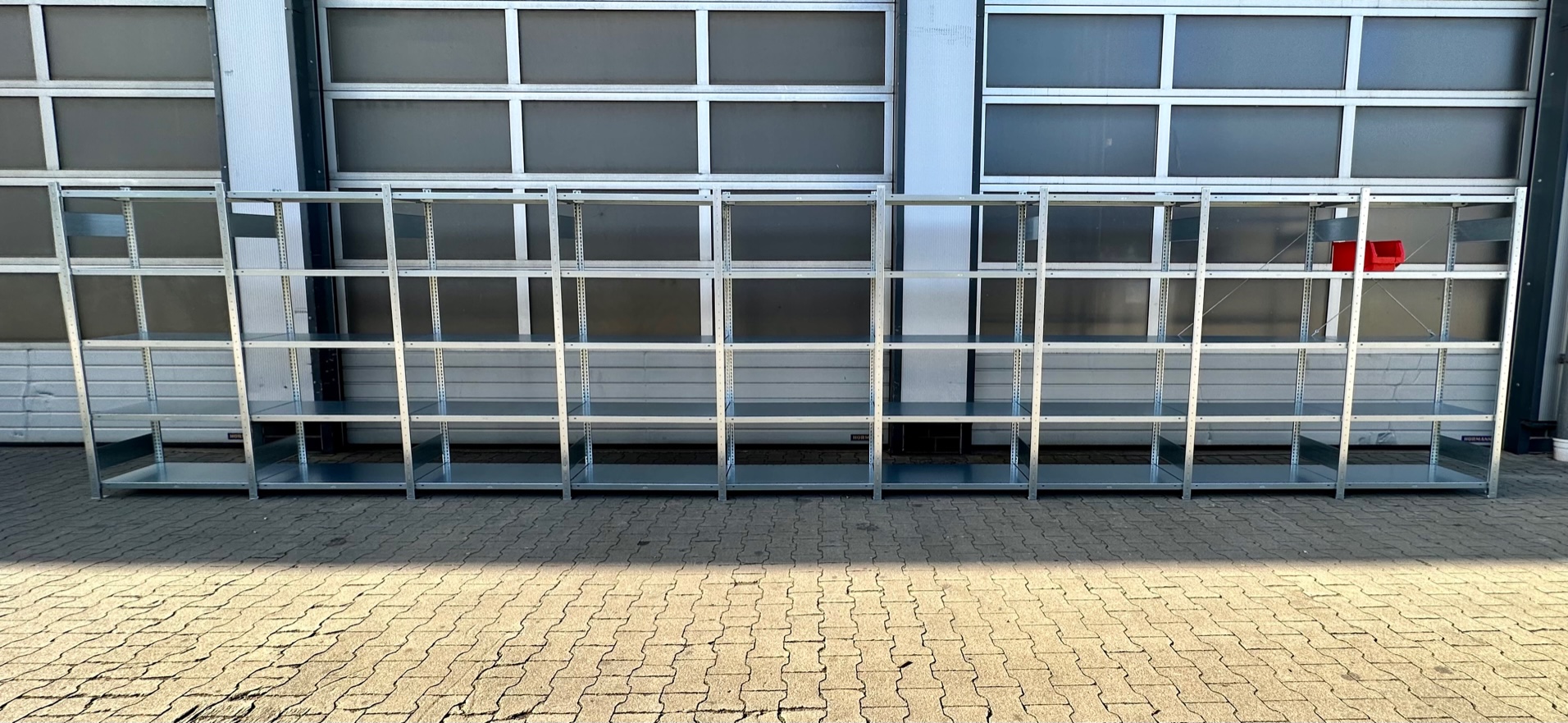 Fachbodenregal META CLIP – ca. 9,06 lfm | Höhe 200 cm | Tiefe 40 cm | 150 kg Traglast pro Boden Fachbodenregal META CLIP – ca. 9,06 lfm | Höhe 200 cm | Tiefe 40 cm | 150 kg Traglast pro Boden