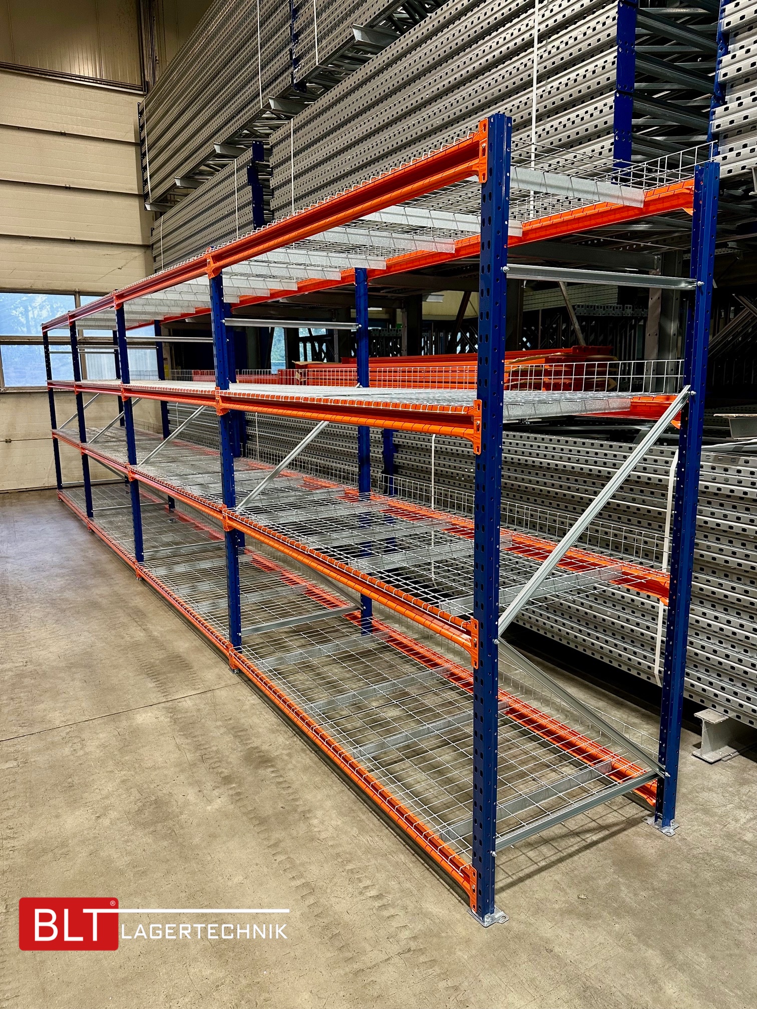 Weitspannregal – ca. 7,65 lfm | Höhe 200 cm | Tiefe 80 cm | 4 Ebenen | 300 kg Fachlast | Gitterauflagen verzinkt