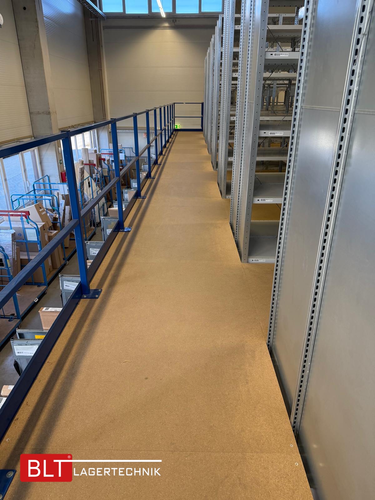 Fachbodenregal Geschossanlage 2 Ebenen META | ca. 20 x 14 m | 500 kg/m² Belastung