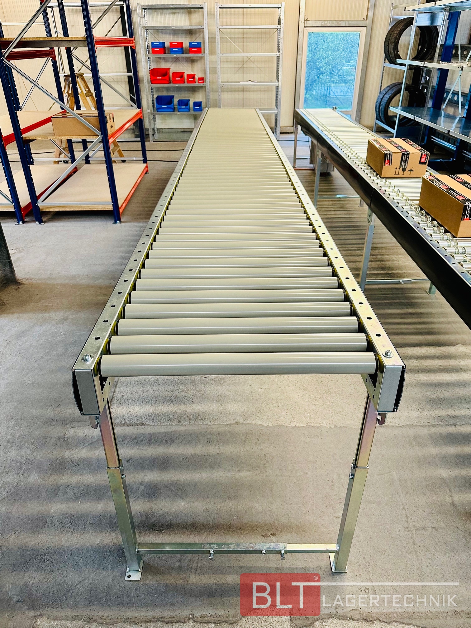 7,68 m Schwerkraft Rollenbahn NB 830mm mit KU - Rolle