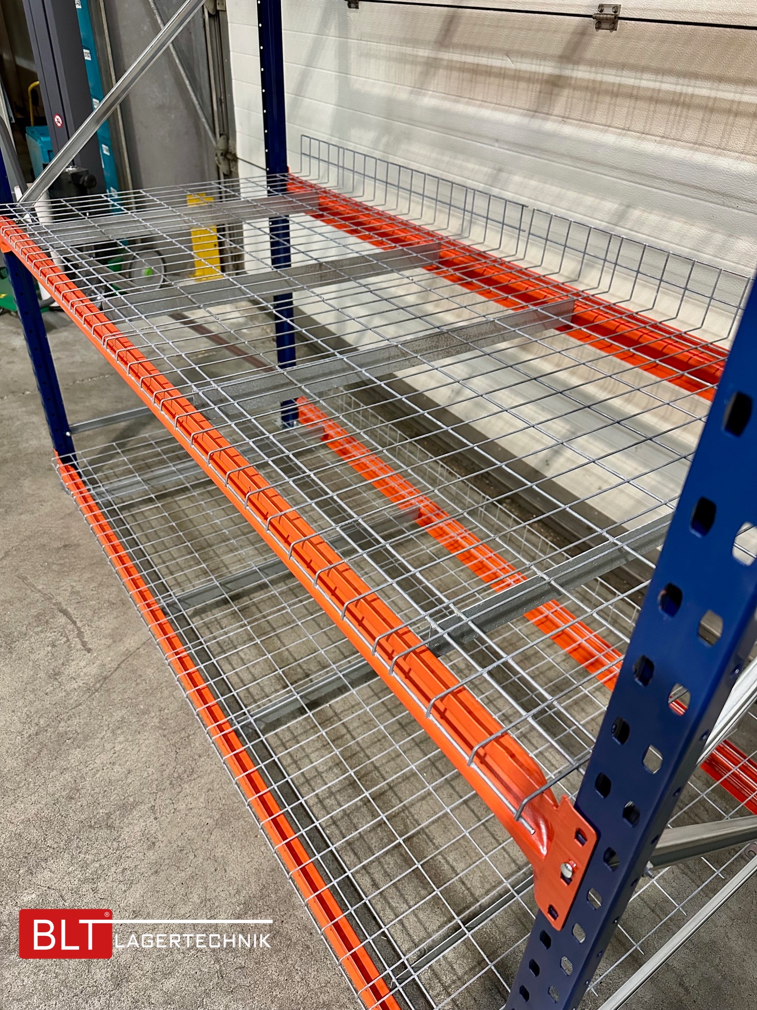 Weitspannregal – ca. 1,95 lfm | Höhe 200 cm | Tiefe 80 cm | 4 Ebenen | 300 kg Fachlast | Gitterauflagen verzinkt