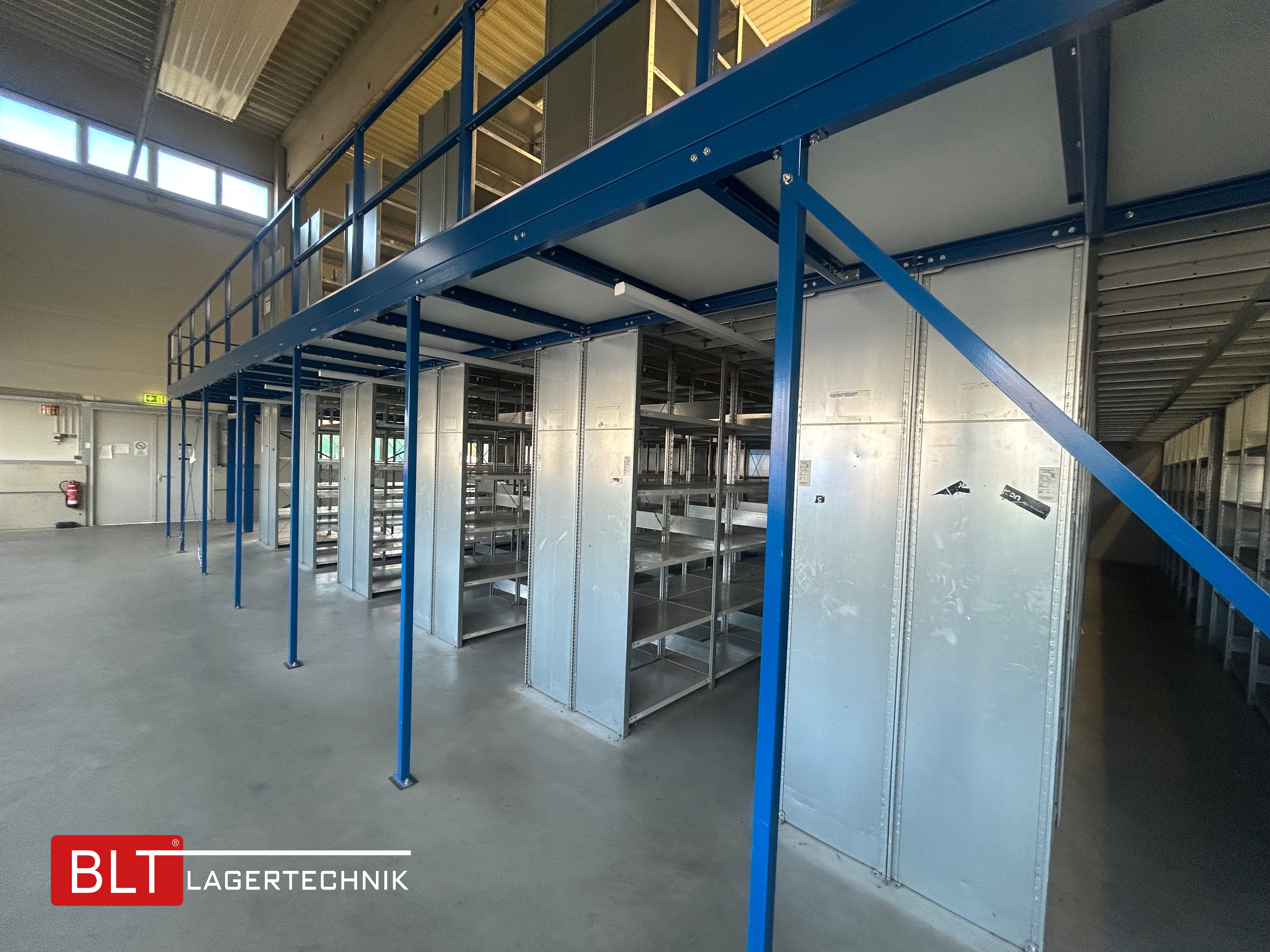 Fachbodenregal Geschossanlage 2 Ebenen META | ca. 20 x 14 m | 500 kg/m² Belastung