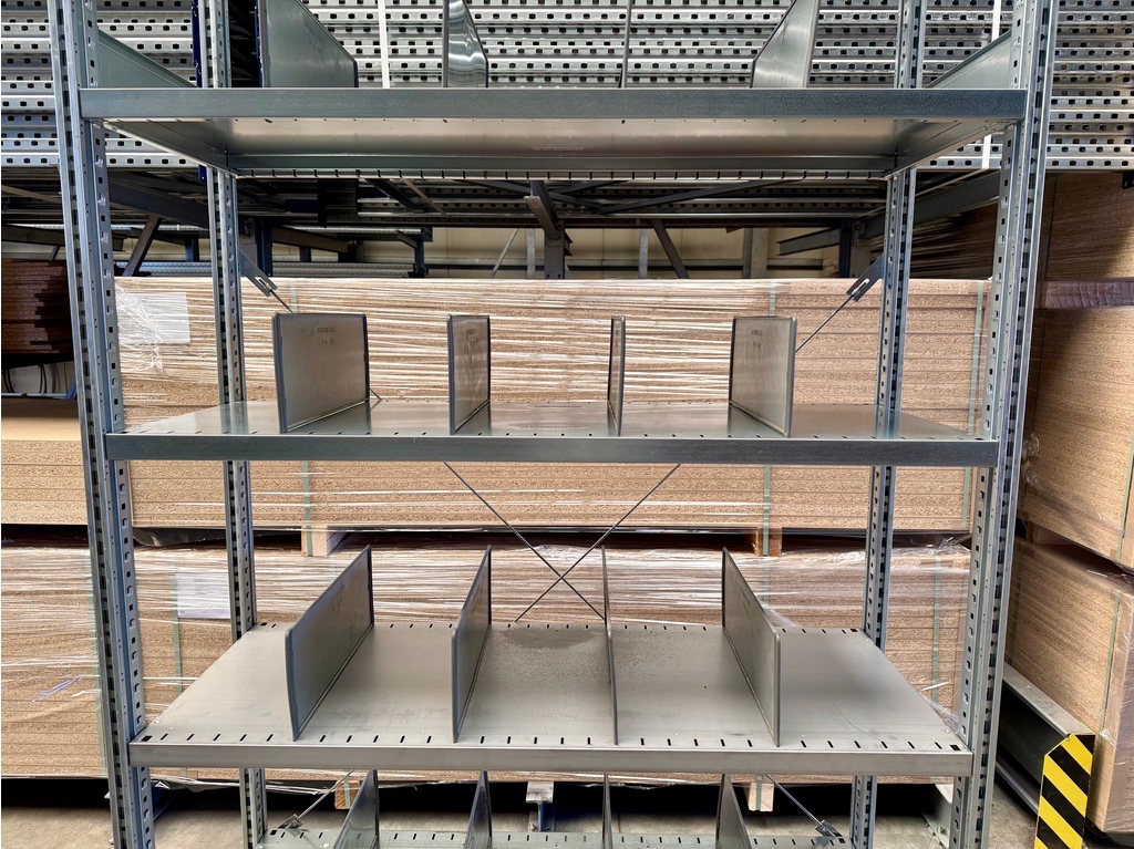 ca. 1,30 lfm. SSI Schäfer R3000 Fachbodenregal Grundfeld mit 20 Trennwänden | 2,49 m hoch | 50 cm tief | 150 kg pro Boden