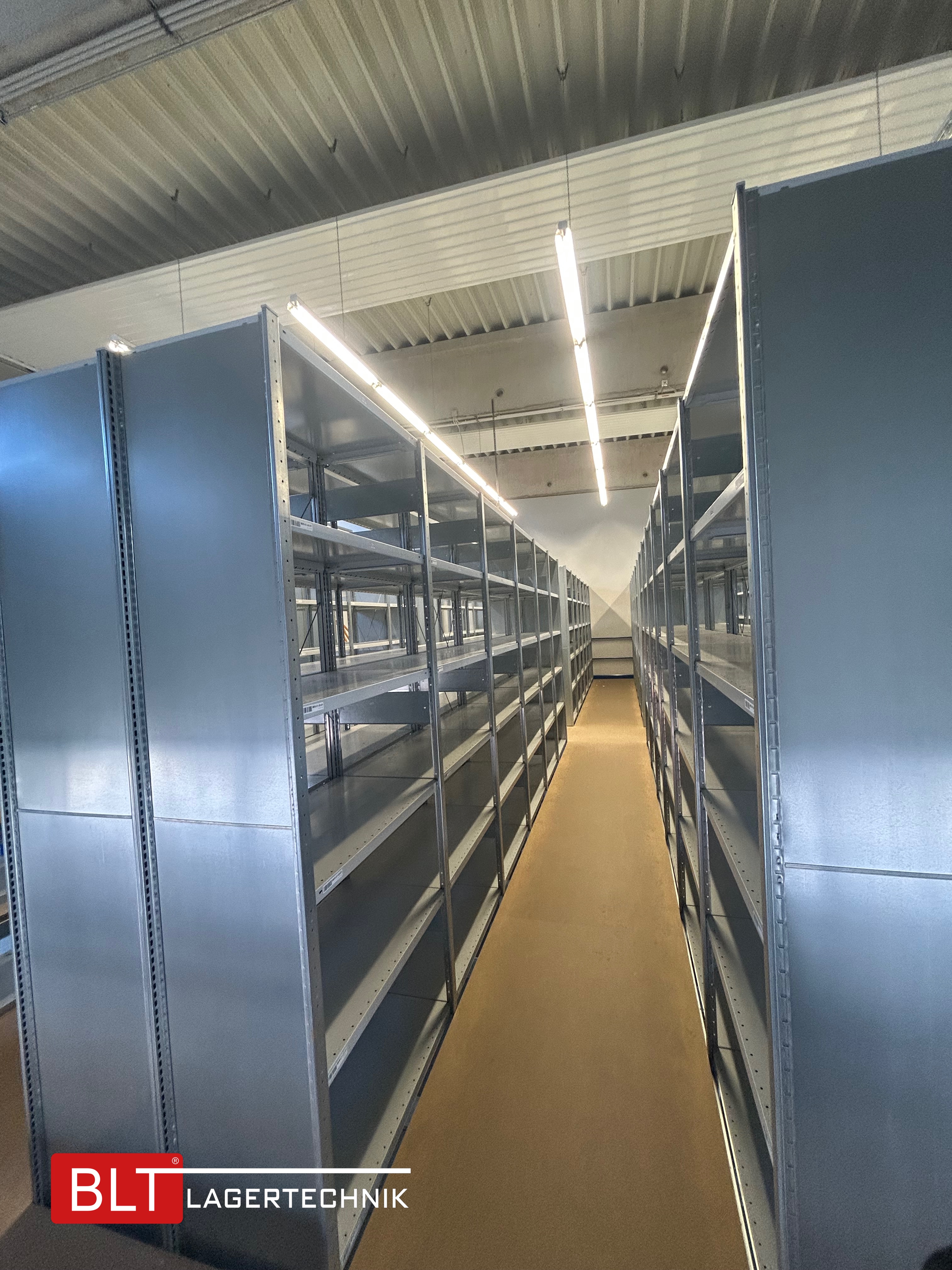 Fachbodenregal Geschossanlage 2 Ebenen META | ca. 20 x 14 m | 500 kg/m² Belastung