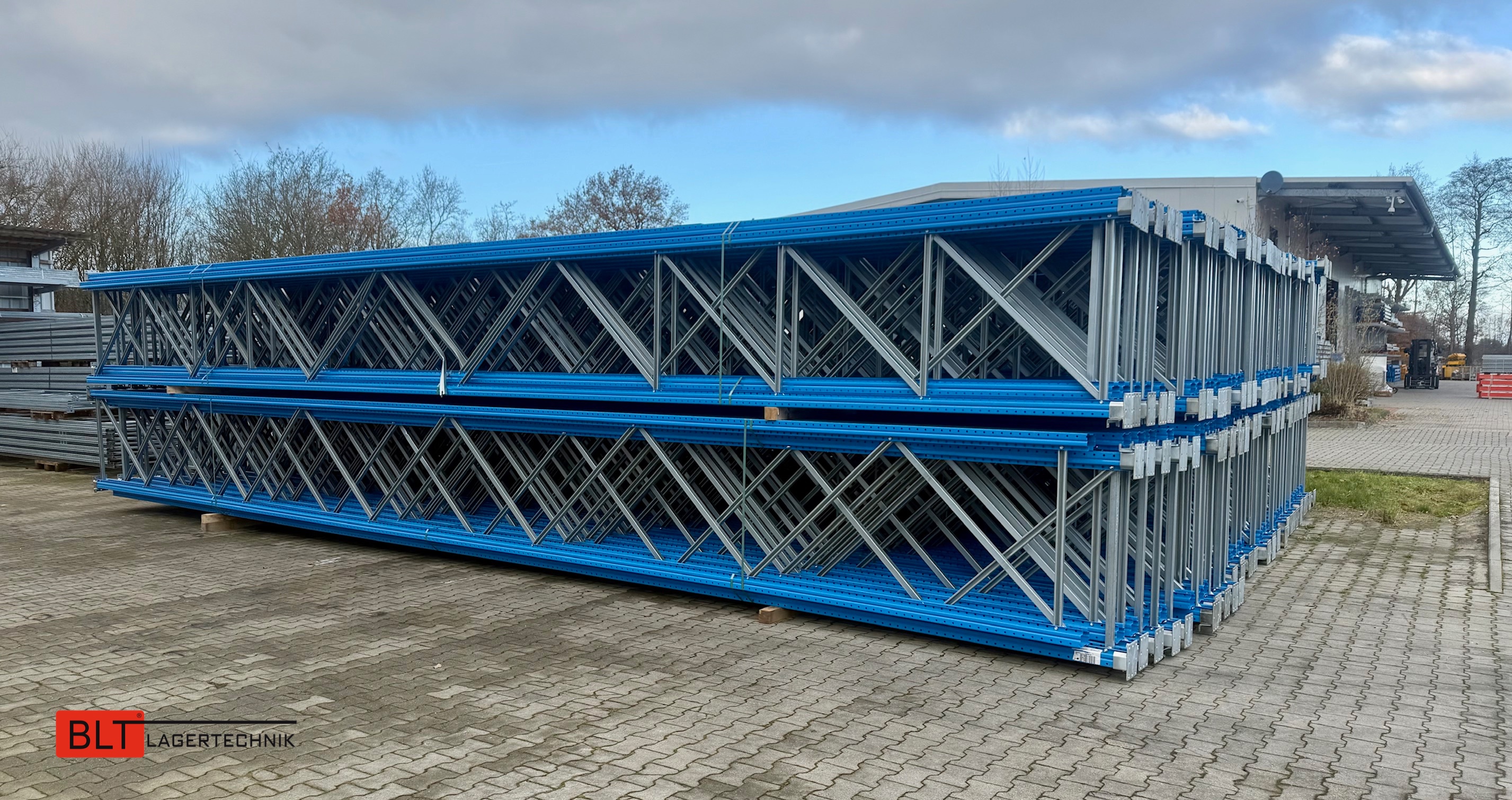 ca. 57 lfm STOW, H: 6,20m, 240 Palettenplätze Fachlast: 3000 kg, Palettenregale